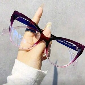 Gradient Purple-Pink Cat Eye Glasses - Fashionable Women’s Frames